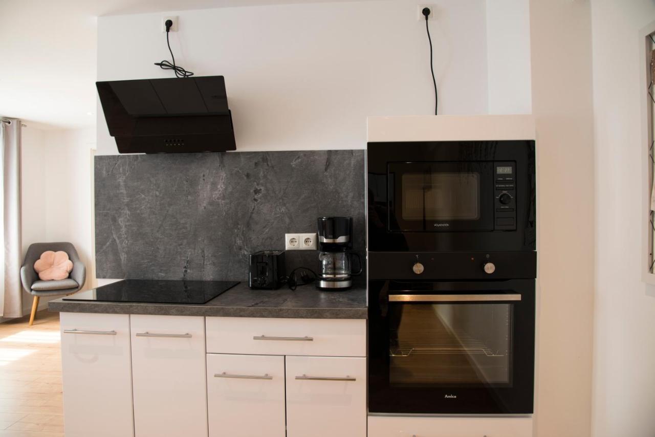 Schoene Ferienwohnung 54 M², Zentrumsnah, Kingbett Ерфурт Екстериор снимка